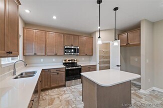 8229 Crescent Cove, Charlestown, IN 47111