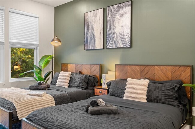 2005 Clarksdale Dr unit ID1241753P, Charlotte, NC 28206 - photo 6