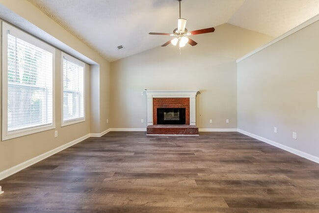 350 Paris Dr, Lawrenceville, GA 30043 - photo 4