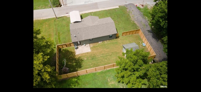 1301 S Holland St, Marion, IL 62959 - photo 2