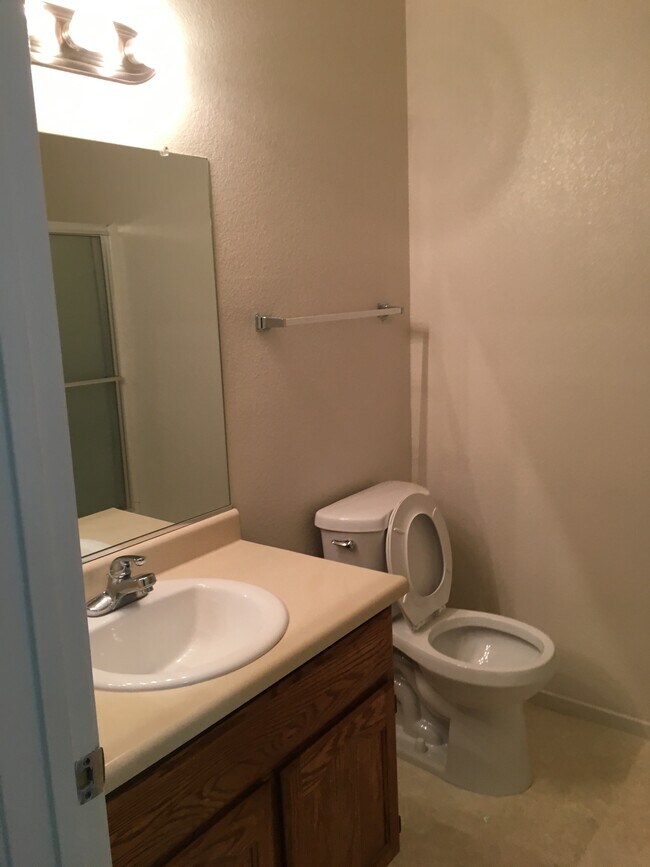 950 El Camino Ave unit 22, Vacaville, CA 95688 - photo 7