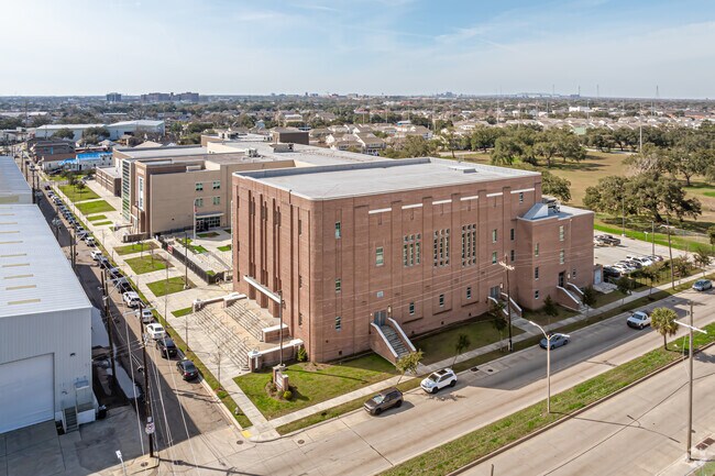 Booker T Washington High School fosters critical and creative thinking.