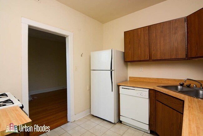 3522 N Racine Ave unit A05C, Chicago, IL 60657 - photo 3