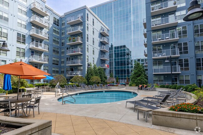 Radius At The Banks, Cincinnati, OH 45202 - photo 2