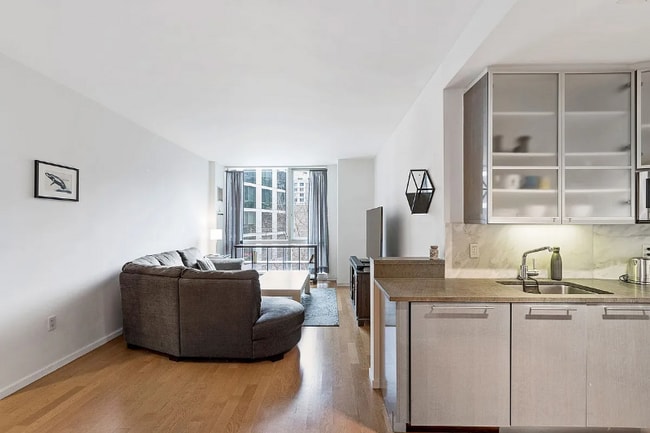 The Palm unit 3G, New York, NY 10007 - photo 2