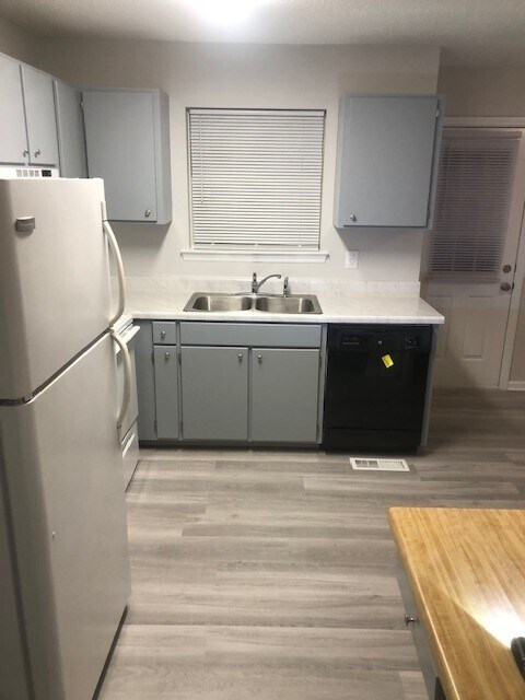 4926 Brighton Ln unit D, Hixson, TN 37343 - photo 2