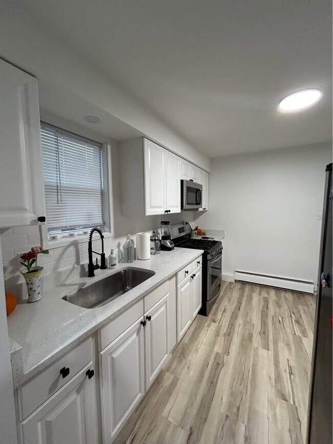 4915 Egandale Ave unit 2, Mc Cook, IL 60525 - photo 3