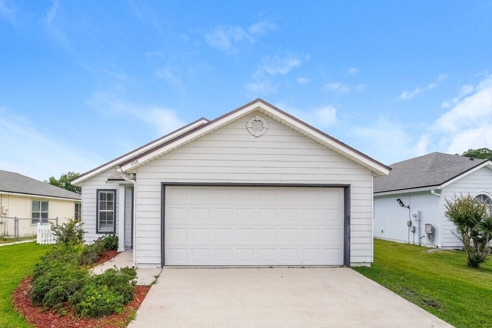 1928 Hunters Trace Cir, Middleburg, FL 32068 - photo 1