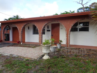 665 NE 39th St, Oakland Park, FL 33334