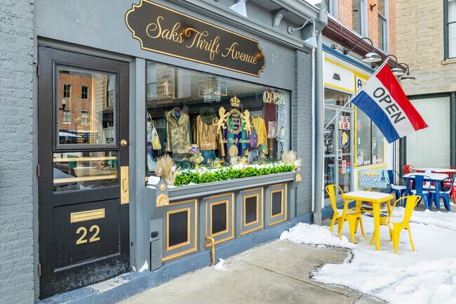 Shopping in the Monument Square Historic District of Urbana includes local specialty stores, boutiques and restaurants.