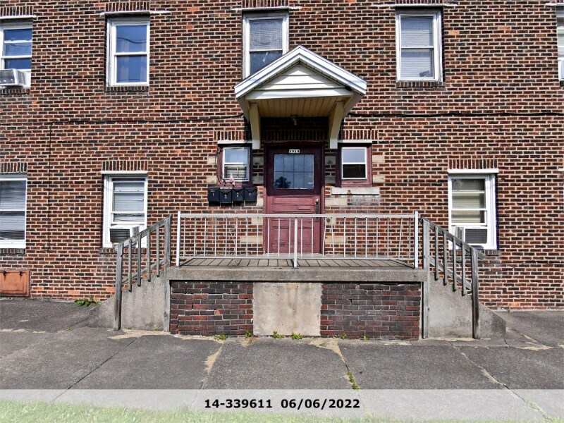 1013 Washington Ave unit 2, Girard, OH 44420 - photo 1