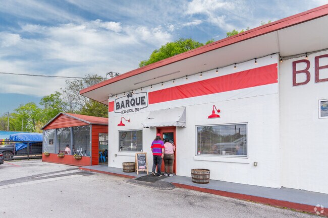 Ridgedale-Oak Grove's Barque BBQ comes locals coming back for the excellent bbq.