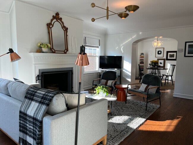 4479 N Woodburn St unit Woodburn Upper Duple, Shorewood, WI 53211 - photo 3