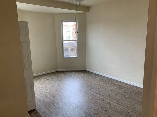 3218 Joe Hammer Square, Pittsburgh, PA 15213 - photo 7