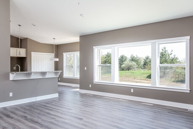 5785 Racine Dr unit 36501169, Stevensville, MI 49127 - photo 2