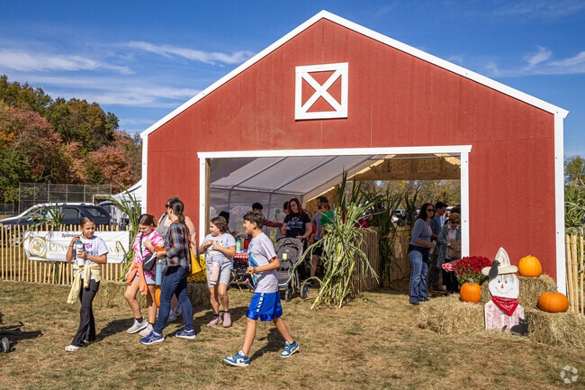 Celebrate the season at Bedminster Fall Fest. It's a perfect family outing and a great way to meet your neighbors.