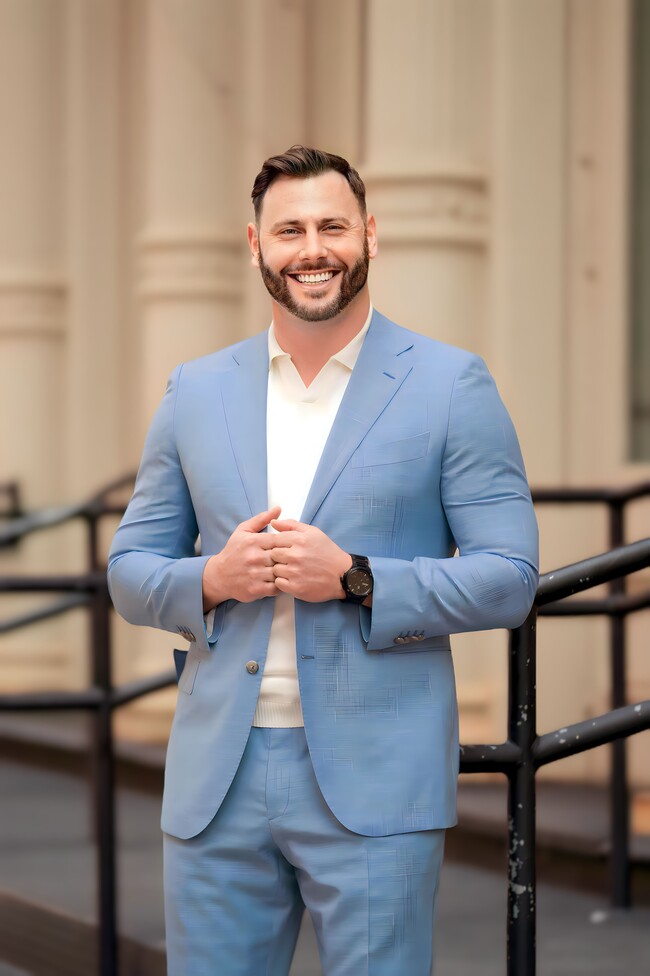 Agent Photo