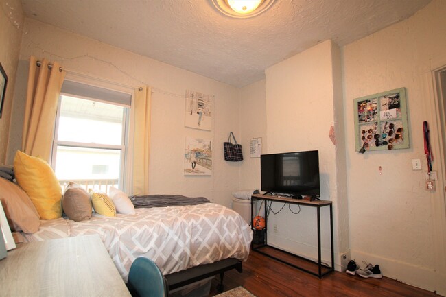 93 Hillside St unit 93 Hillside 3, Roxbury Crossing, MA 02120 - photo 5