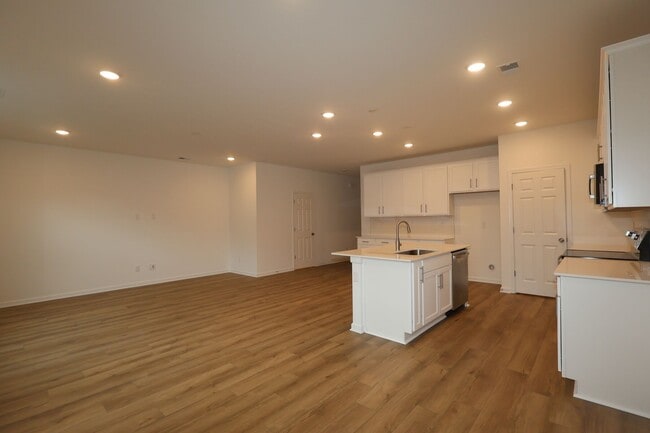 2900 Suzanne Landon Dr unit F5, Murfreesboro, TN 37130 - photo 2