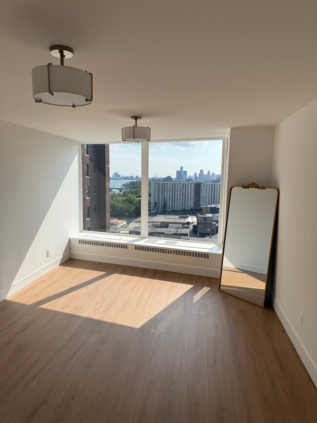 Shoreline East Condominiums unit 1703, Detroit, MI 48214 - photo 2
