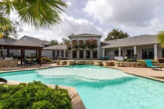 1 Signature Point Dr, League City, TX 77573