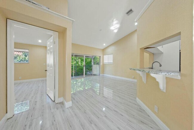 13 Via de Casas Sur, Boynton Beach, FL 33426 - photo 4