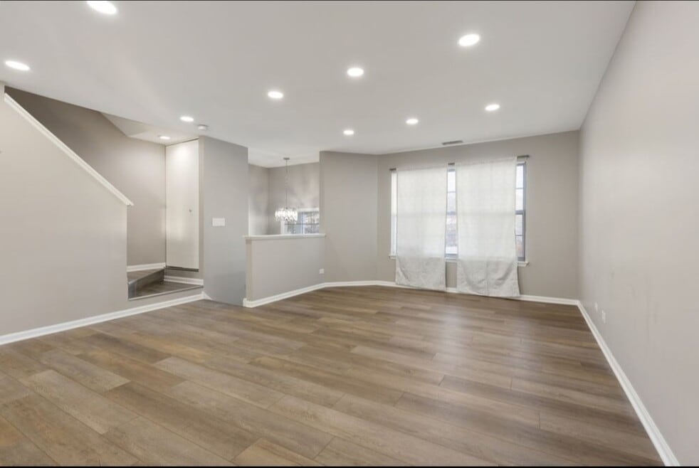 4553 W Hill Ave, Waukegan, IL 60085 - photo 1