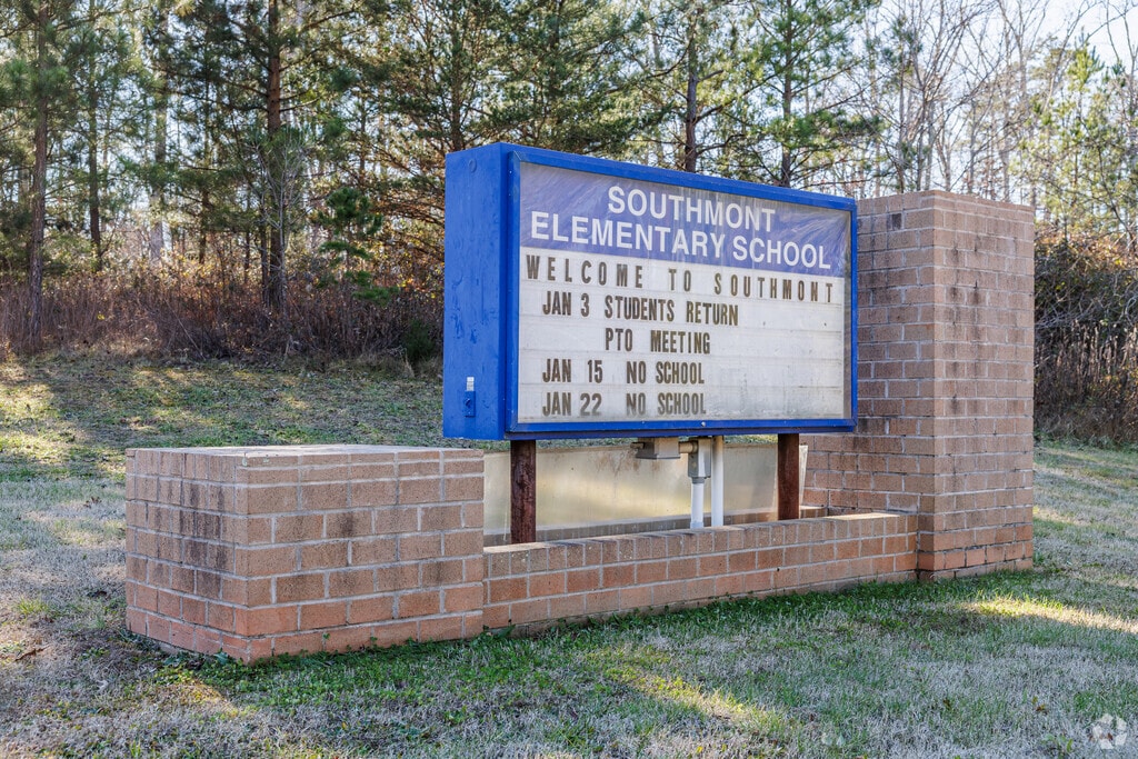 Southmont Elementary School has received a B- rating on Niche.