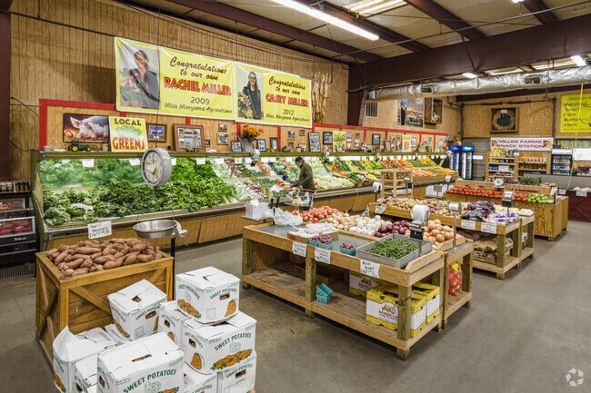 Miller Farms supplies Windbrook families with a wide selection of locally grown produce.
