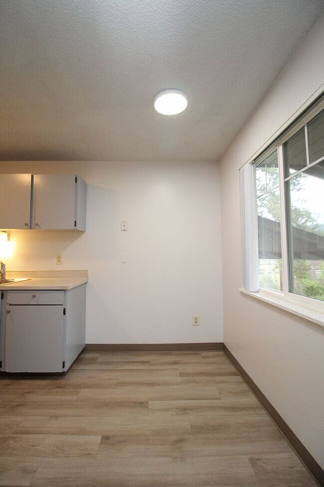 5704 SW Beaverton Hillsdale Hwy unit 1, Portland, OR 97221 - photo 7