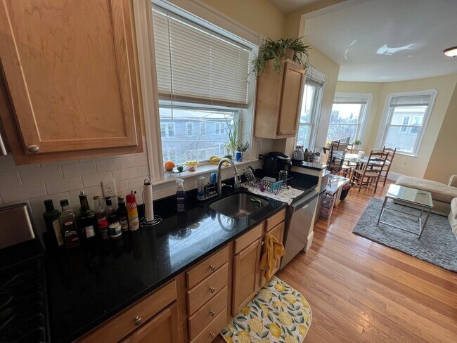 48 Lowell St unit 2, Somerville, MA 02143 - photo 6