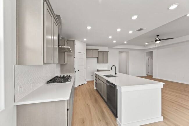 13530 Henri Castro Way, San Antonio, TX 78253 - photo 7