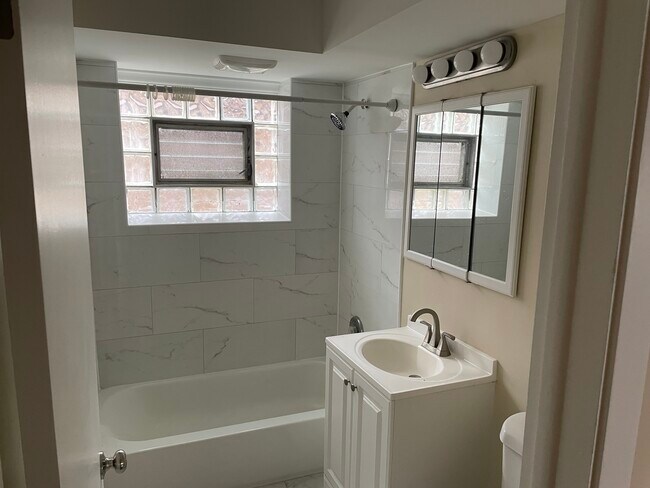 1511 E Roosevelt Rd, Wheaton, IL 60187 - photo 5