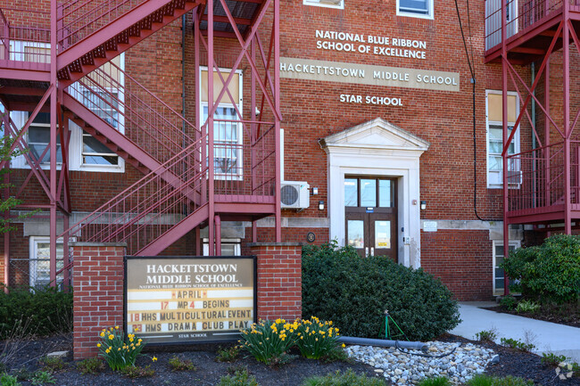 With an 11:1 student-teacher ratio, your children will be well kept after at Hackettstown Middle