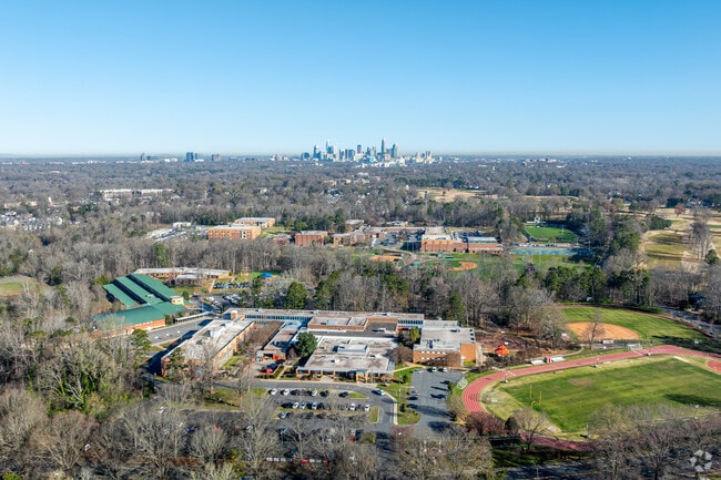Three of the top schools in Barclay Downs sit within a stone's throw from Uptown Charlotte.