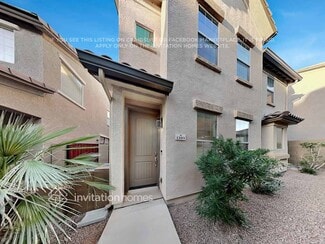 1389 S Moccasin Trail, Gilbert, AZ 85296