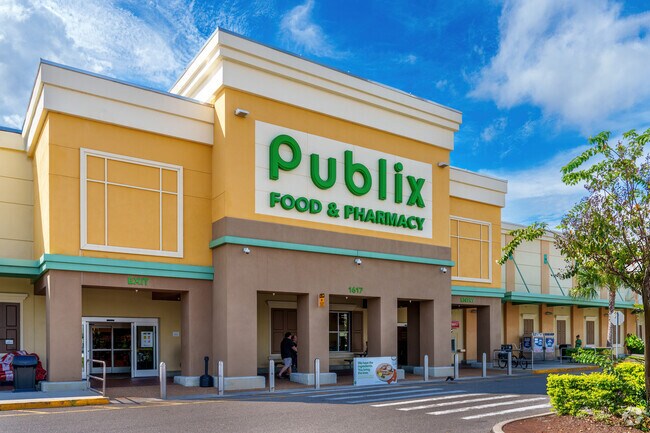 Publix is a favorite among Crystal Lake residents for daily necessities.
