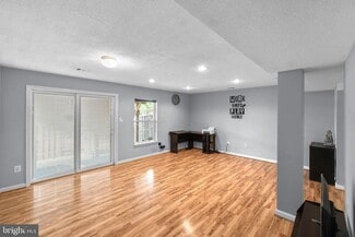 2478 Wheat Meadow Cir Unit Basement, Herndon, VA 20171