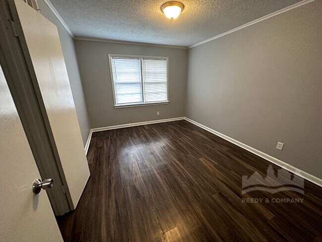 3082 Overton Crossing St, Memphis, TN 38127 - photo 7