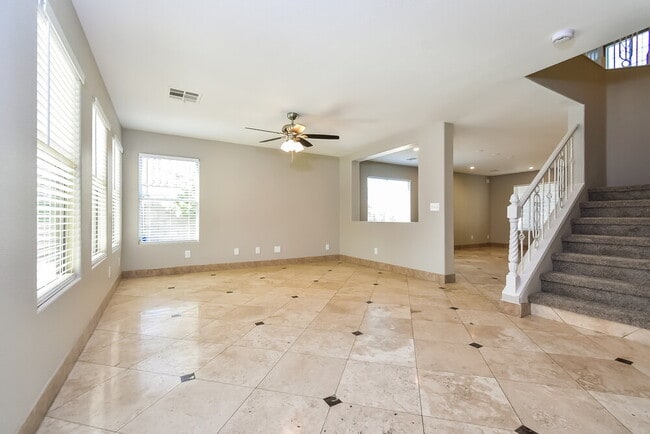 8429 Shady Pines Dr, Las Vegas, NV 89131 - photo 4