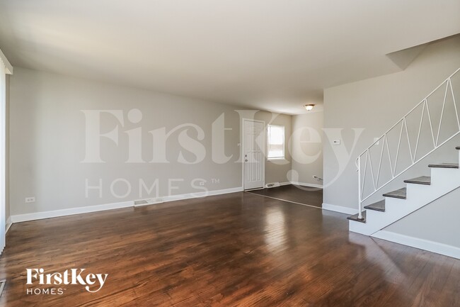 335 E Vermont St, Villa Park, IL 60181 - photo 3