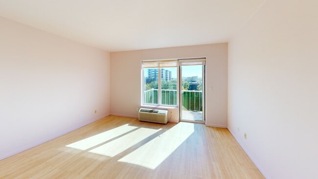 112-02 Northern Blvd unit Phc, Corona, NY 11368 - photo 2