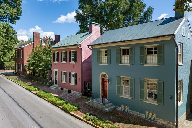 Streets in Gratz Park are lined with Colonial and Federal homes built in the early 1900s.