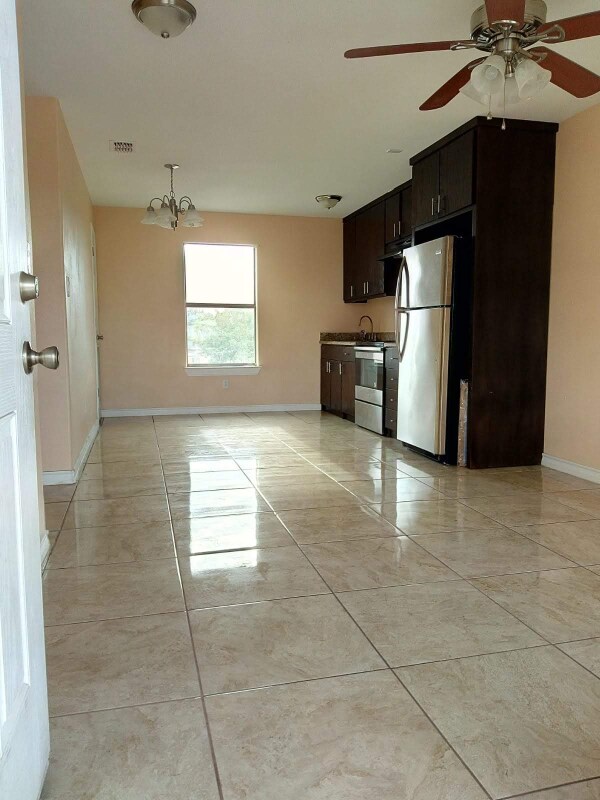 1302 Quitaca Dr unit B copy, Edinburg, TX 78541 - photo 3