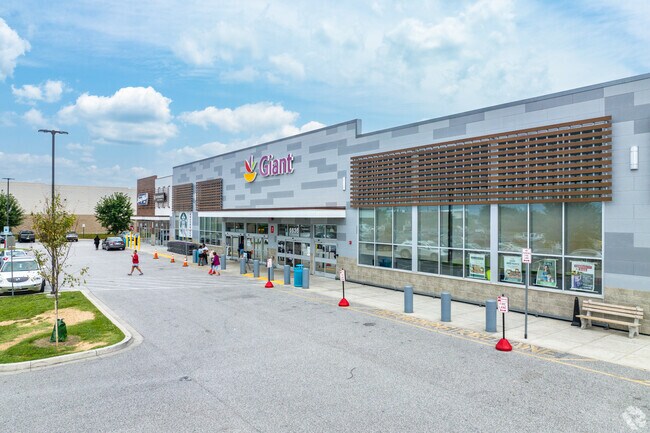 If you have grocery shopping you need done, swing by the Giant near Pumphrey.