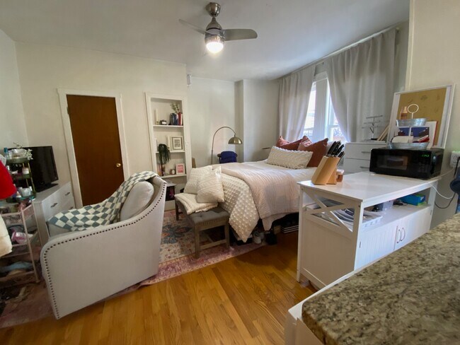 106 Myrtle St unit 4, Boston, MA 02114 - photo 3