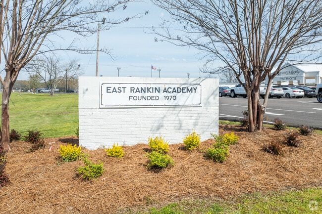 East Rankin Academy serves 734 students in Pelahatchie.