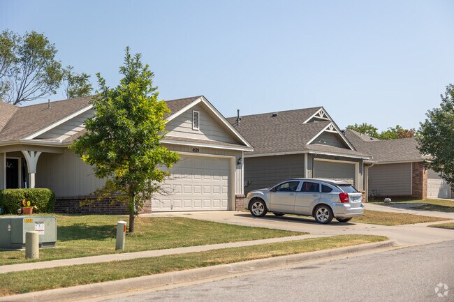 Discover the unique character of Prattville through its harmonious groups of homes.