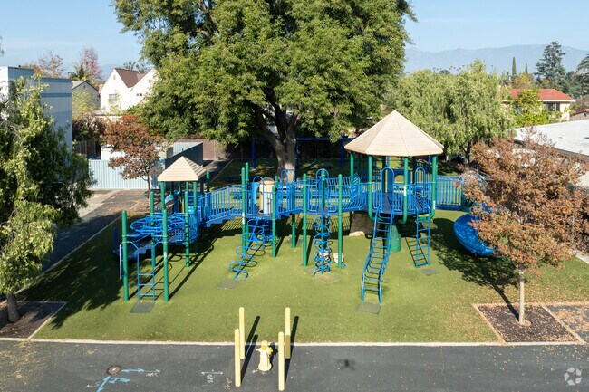 Park Elementary School has spacious playground.