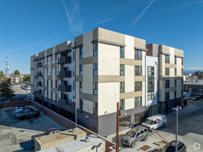 Arbor on Date, Lancaster, CA 93534 - photo 7